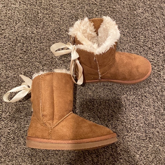 Apres Faux Fur Lined Toddler Boot - Picture 2 of 5